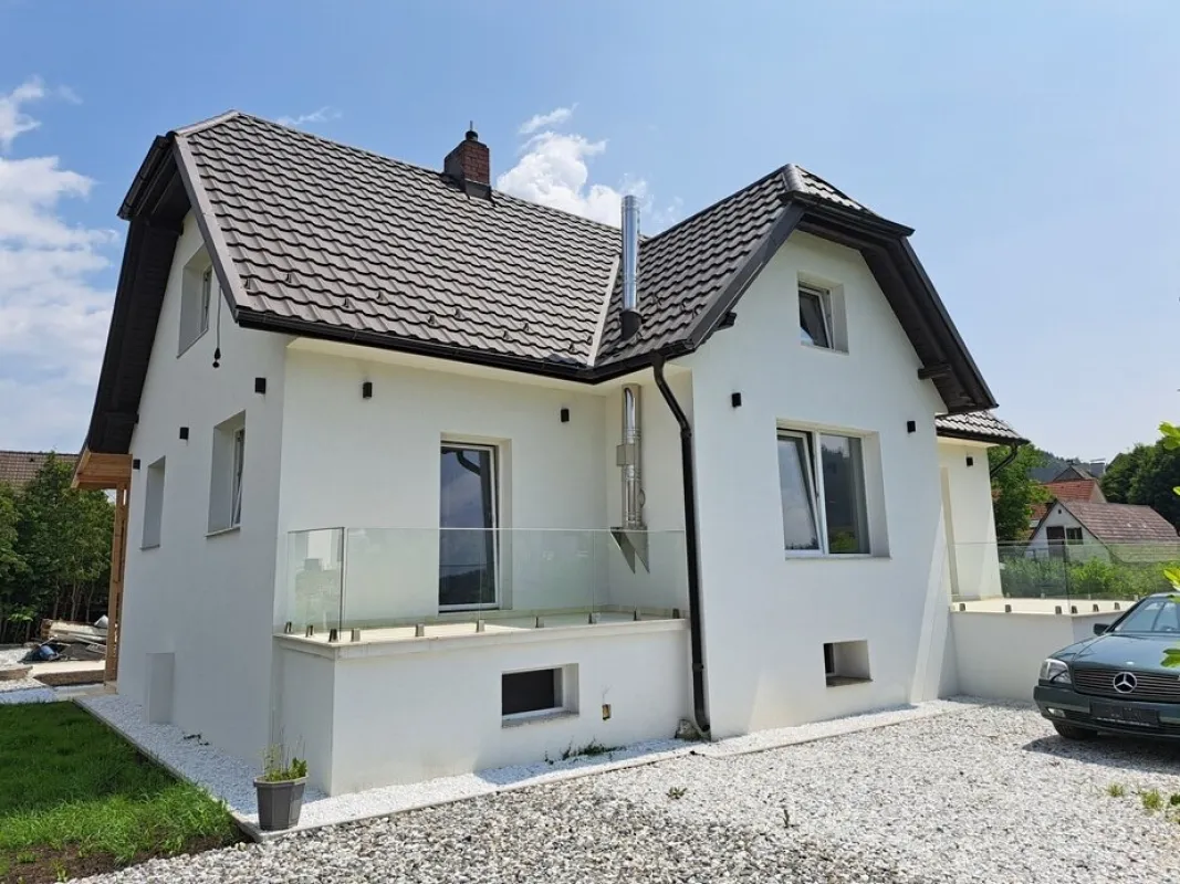 Kernsaniertes Wohnhaus mit Einreichplan für 2 weitere Einfamilienhäuser in toller Lage - Bild 1