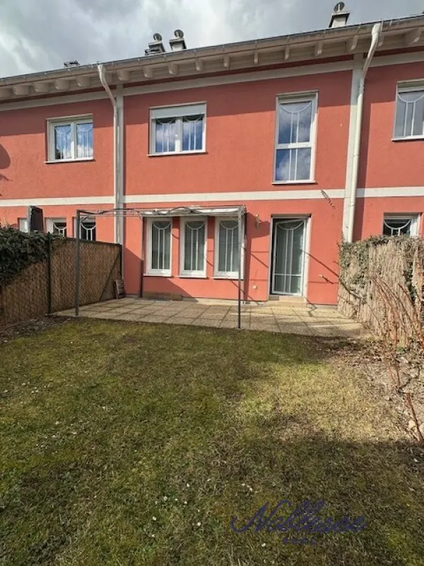 Großzügiges Mittelreihenhaus Nähe Donauzentrum inklusive Parkpickerl für einen PKW! - Bild 1