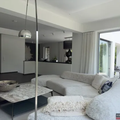 Exklusive Architektenvilla in Ruhelage mit Fernblick - Bild 3