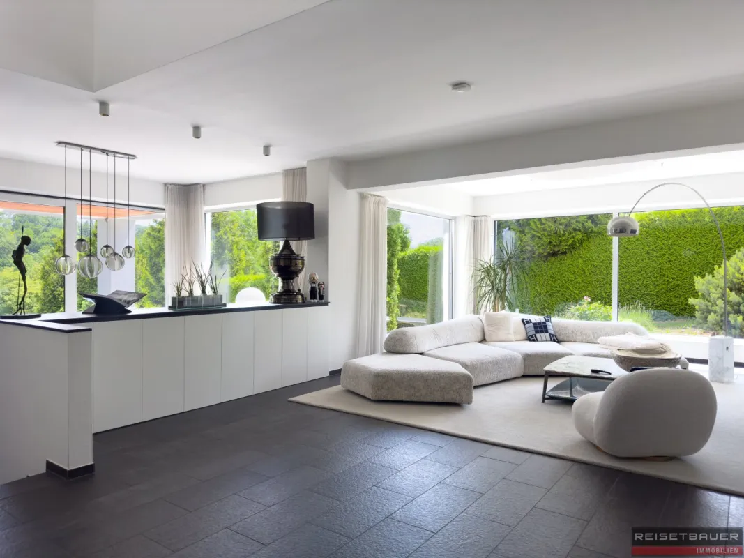 Exklusive Architektenvilla in Ruhelage mit Fernblick - Bild 1