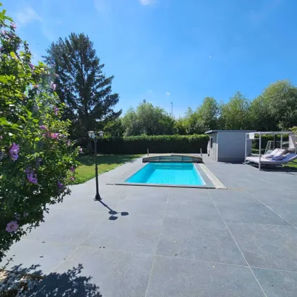 Einfamilienhaus mit hochwertiger Ausstattung | Wintergarten, Pool und ca. 1600m² Eigengrund! - Bild 2