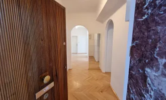 WOHNUNGSPAKET IM OPERNRINGHOF // 4 WOHNEINHEITEN