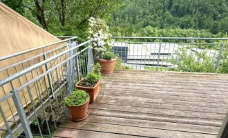 Panorama & Sonnenlage – Doppelhaushälfte mit sonniger Terrasse, Garten und zwei Carports