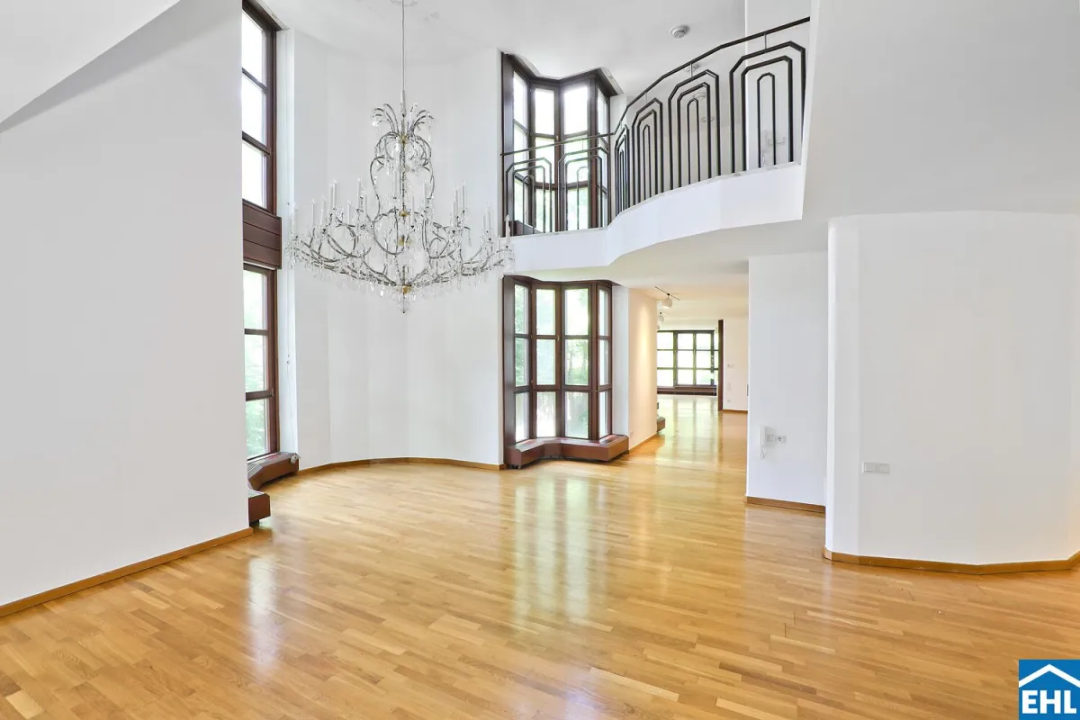 Stilvolle Villa mit Außenpool in exklusiver Grünruhelage des 19. Bezirks - Bild 1