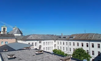 Schöne Altstadtwohnung mit großem Balkon und fantastischer Aussicht vom 5. Stock - luxuriöse 125m² über den Dächern des Andräviertels