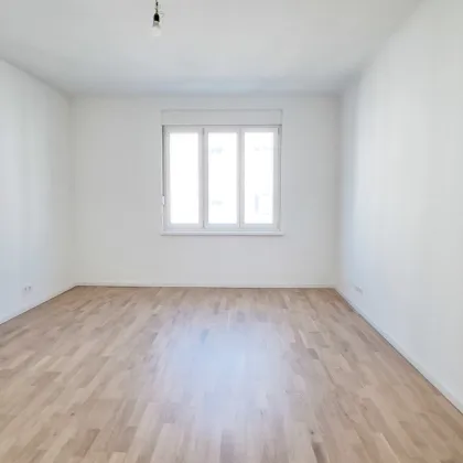 Erstbezug in 1180 Wien: Stilvolle 3-Zimmer-Wohnung mit Balkon und Garten! - Bild 2