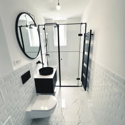 Frisch sanierte 3-Zimmer-Wohnung mit hofseitiger Terrasse mit Grünblick! WG-geeignet! - Bild 3