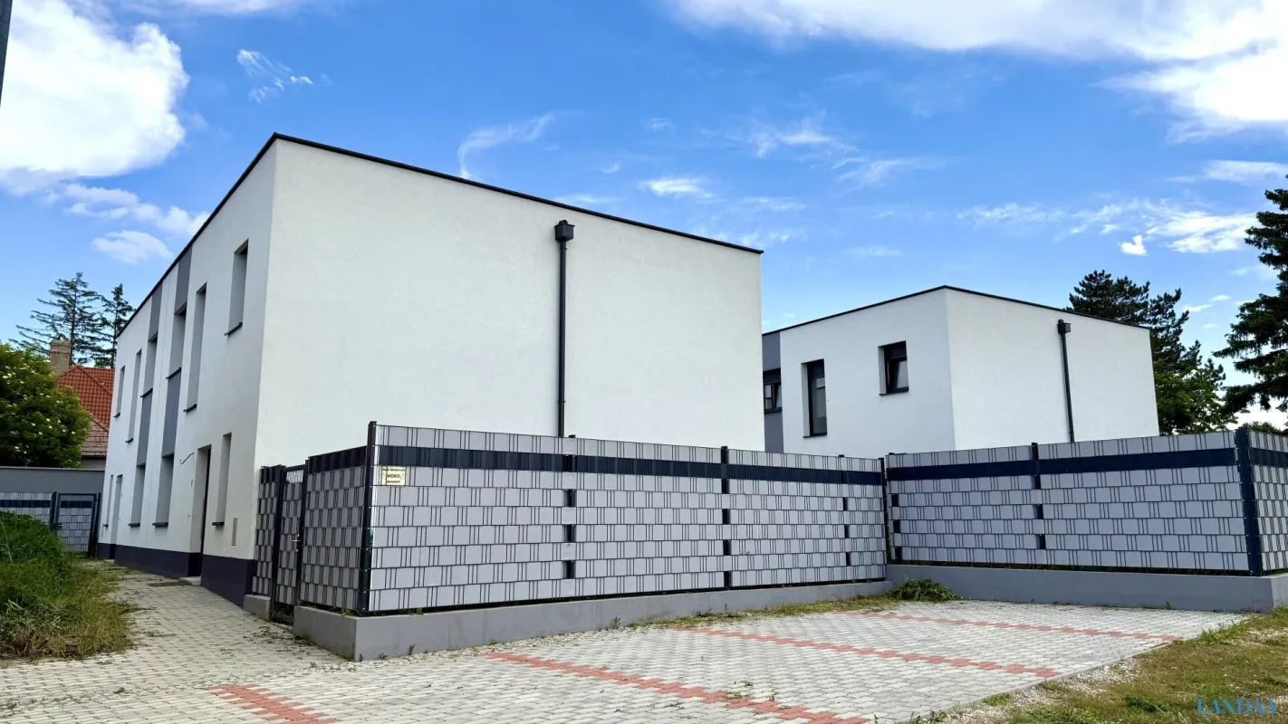 ++ NEU ++ Modernes Wohnen im Weinviertel – Drei belagsfertige Doppelhaushälften in Neubau - Bild 1