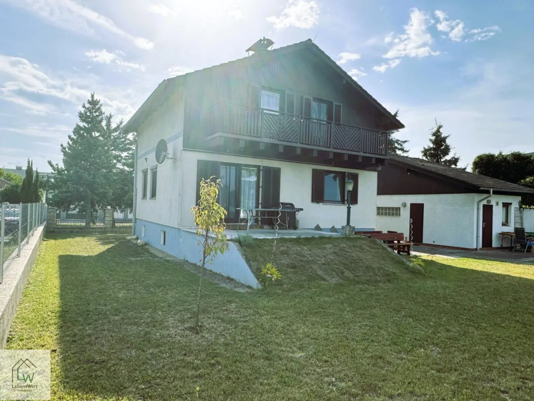 Einfamilienhaus in Wiener Neustadt – Naturidylle und Stadtkomfort vereint - Bild 1