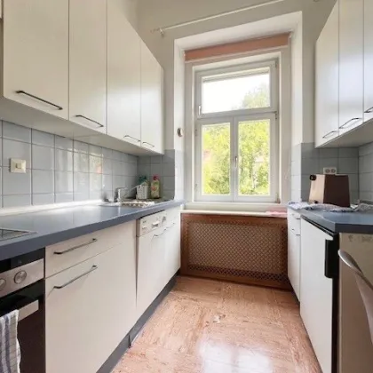 GEIDORF: HELLE 2 ZIMMER ALTBAUWOHNUNG MIT SCHLOSSBERGBLICK IN UNI-NÄHE - Bild 2