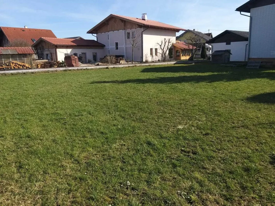 "NEUKIRCHEN AN DER ENKNACH - Sonniges Baugrundstück nähe Braunau" - Bild 1