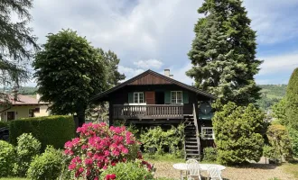 Tirolerhaus auf großem Grundstück und herrlichem Weitblick über die Weinberge