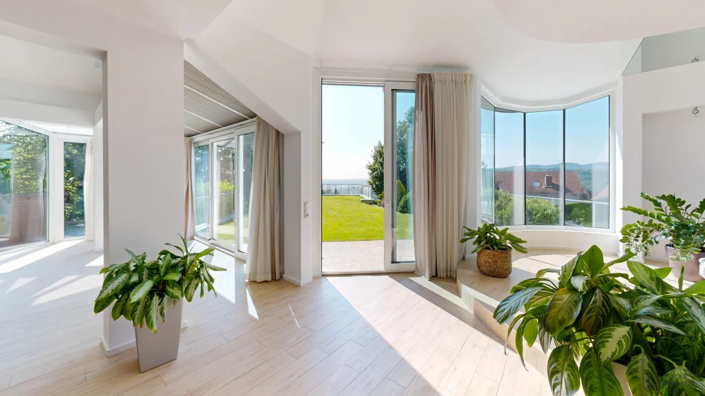 Architektenvilla zur Miete am Ölberg – Leben mit Weitblick und Privatsphäre - Bild 1