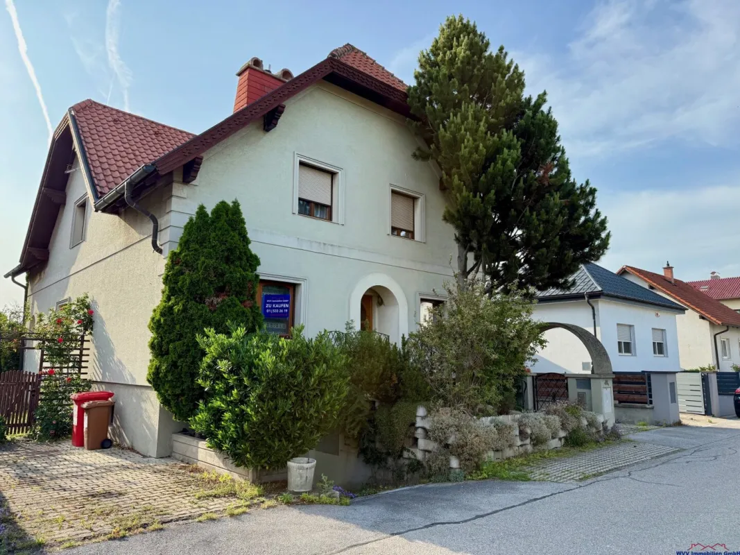 Zweifamilienhaus in Gerasdorf bei Wien: 8 Zimmer, Garten, Loggia und Terrasse sowie 2 Garagen – Ihr neues Zuhause !!! - Bild 1