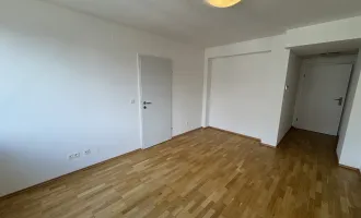 Tolle 2-Zimmer Dachgeschoss Wohnung + 14m2 TERRASSE!- Ruhige Lage - Modernisiert - Küche inkludiert! JETZT ANFRAGEN