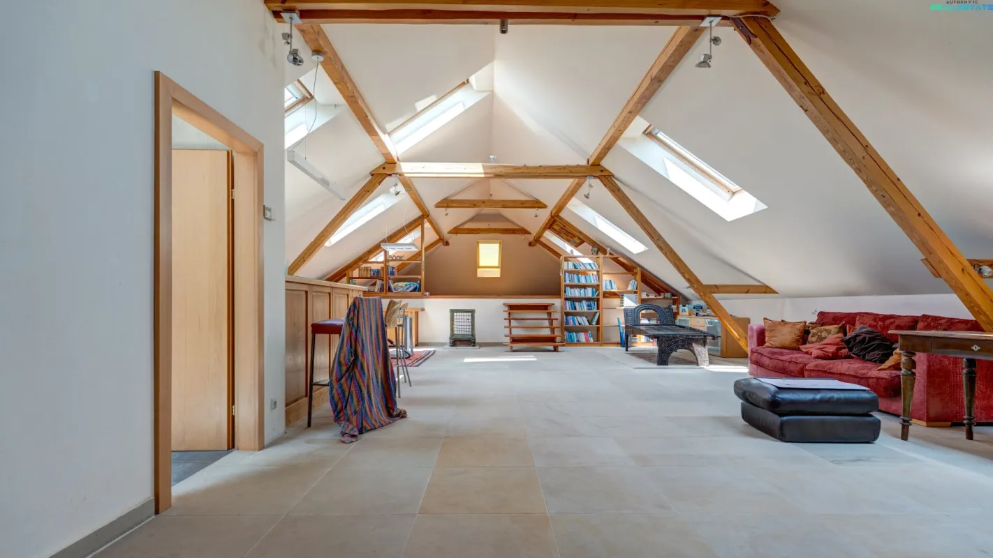 Saniertes Mehrfamilienhaus mit 3 Wohneinheiten und Werkstatt auf 1.755 m² Grund - Bild 1