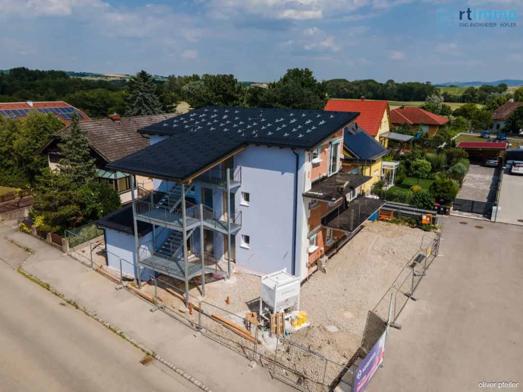 GEMÜTLICH, MODERN, ENERGIEEFFIZIENT:  Fünf 2 Zimmer- Mietwohnungen mit Außenflächen warten auf Sie! - Bild 1