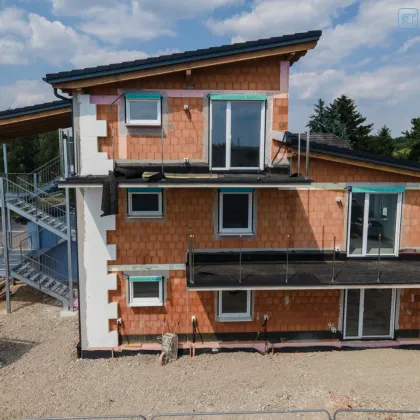 GEMÜTLICH, MODERN, ENERGIEEFFIZIENT:  Fünf 2 Zimmer- Mietwohnungen mit Außenflächen warten auf Sie! - Bild 2