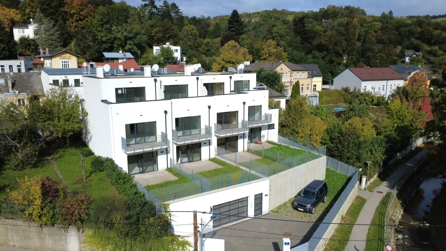 WOHNEN AM TOR ZUR NATUR – UND DOCH GANZ NAH AN WIEN - EXKLUSIVES TOWNHAUS AUF EIGENGRUND IN WEIDLING - Bild 1