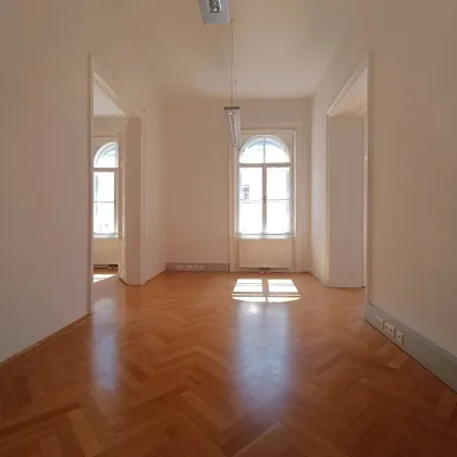 Büro oder in Bestlage gesucht? Großzügige 193 m² im 1. Bezirk! Jahrhundertwendehaus mit Fernwärme & Lift, Nähe U2 Schottenring! - Bild 3