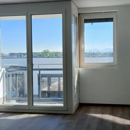 Top 2.2 - NEUBAU - ERSTBEZUG - Garconniere ( 1 Zimmerwohnung ) mit Loggia und eigenem Tiefgaragenplatz - Bild 2