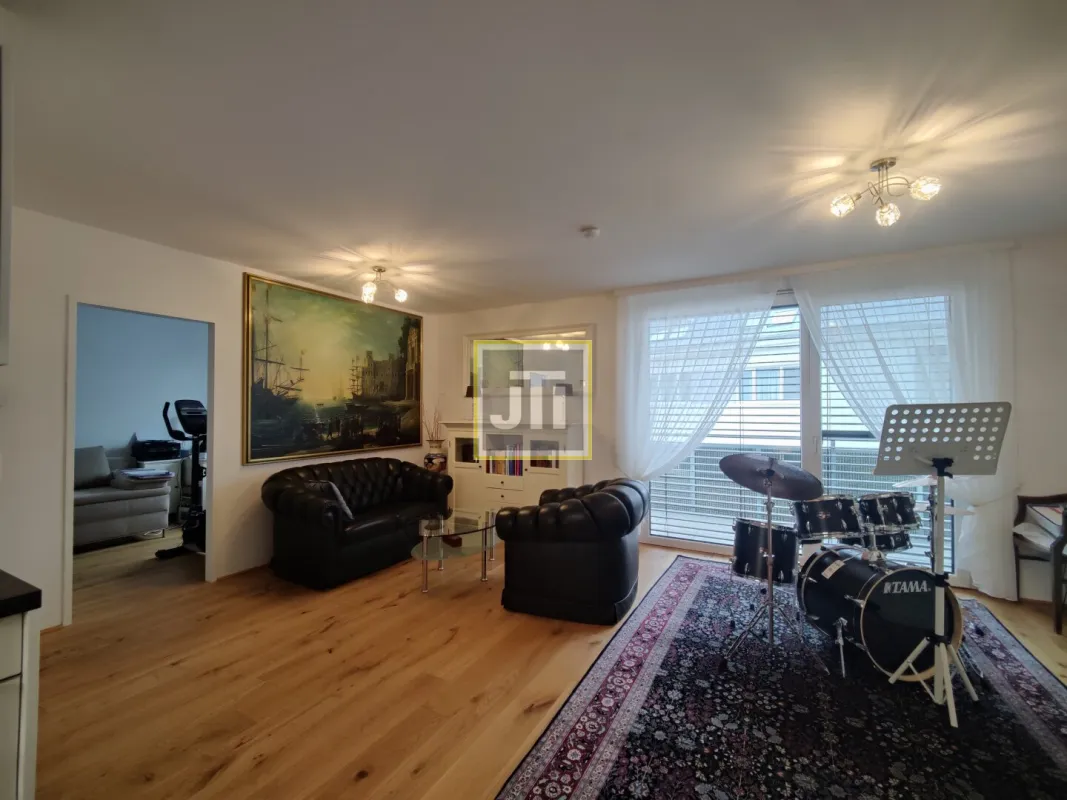 Sehr guter Zustand! Gemütliche 2 Zimmer Wohnung mit Balkon im Zentrum von Korneuburg! - Bild 1