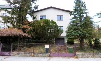 Grundstück mit Einfamilienhaus - mit Ausbau-/Erweiterungspotential in 1190 Wien, Nähe Beethovenpark/Kahlenberger Straße