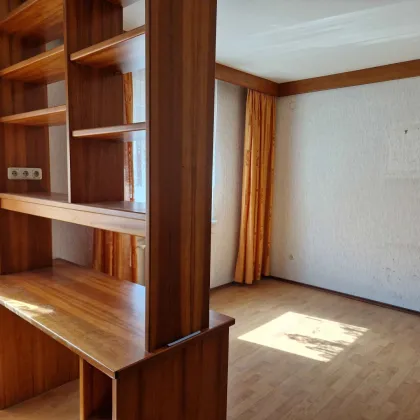 Sanierungsbedürftige 3 Zimmer Wohnung - Bild 2