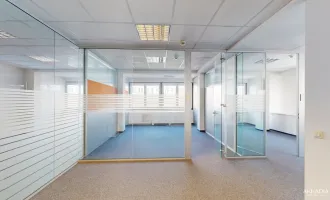 Ihr Arbeitsplatz im Zentrum: Helle Büroflächen mit Entwicklungspotenzial