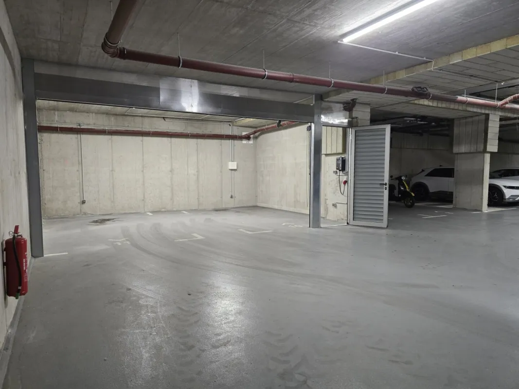 32 m² Lagerfläche/Doppel-Rolltor-Stellplatz zu nur EURO 249,00 Netto/Monat - MIT DIREKTER ZUFAHRT - Bild 1