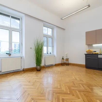 Ein Haus mit Geschichte | Stilvolles Büro direkt in der Fußgängerzone von Baden - Bild 2