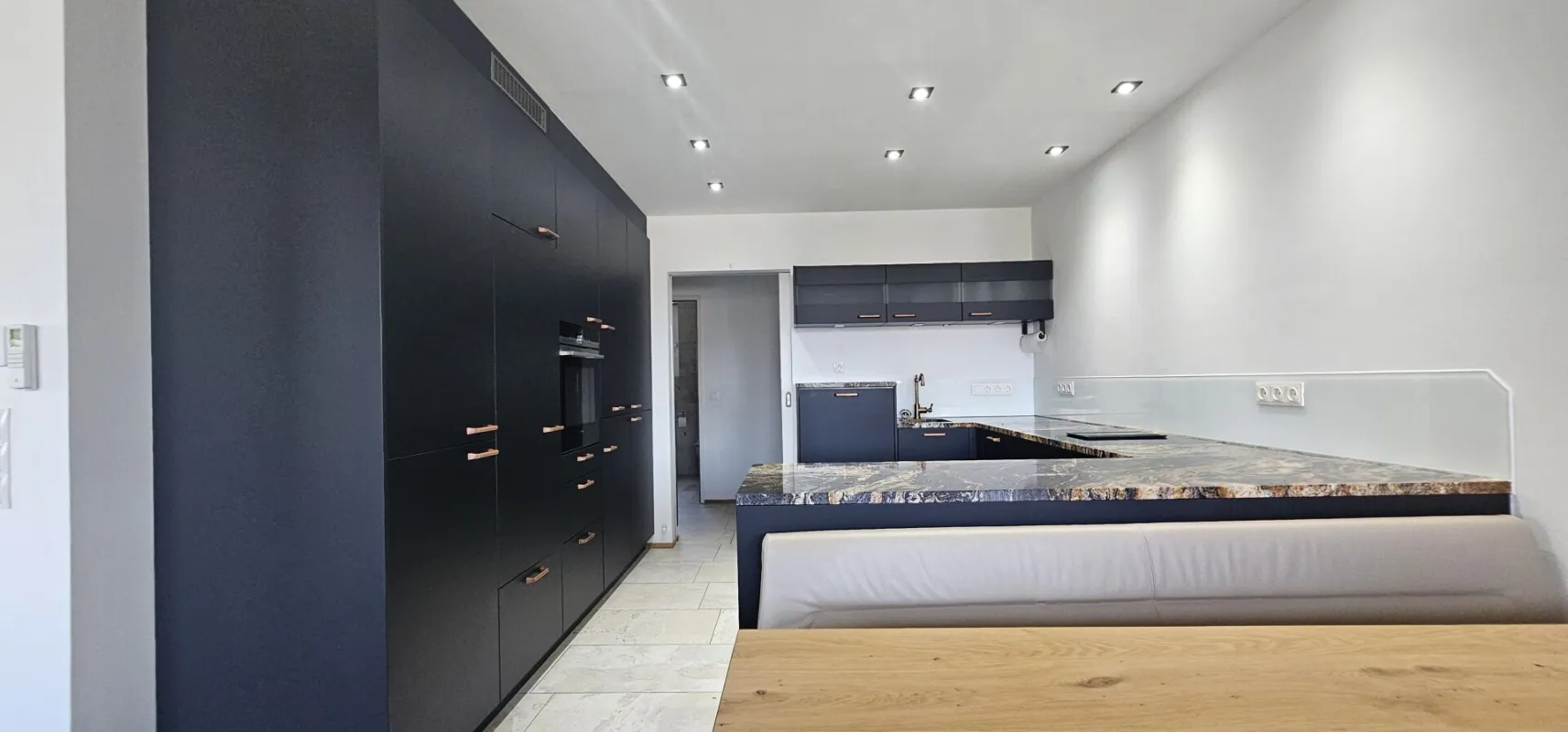 Moderne 3-Zimmer Oase mit Weitblick, die zum Wohlfühlen einlädt - Bild 1
