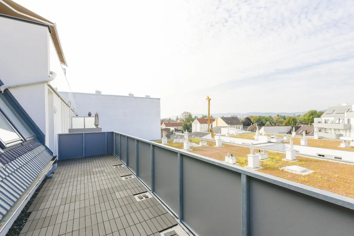 Schaumannstraße - wunderschöne DG-Wohnung mit 17,09m2 Balkon - Bild 1