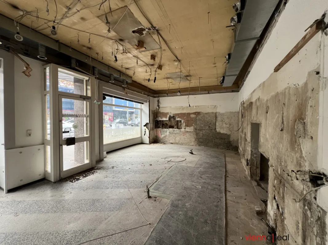 <<<KEINE ABLÖSE>>> Geschäfts- oder Gastrolokal (mit Gastgarten im Hof und Schanigarten ) auf der Simmeringer Hauptstraße - große Lagerflächen, Lüftungsanlage - Bild 1