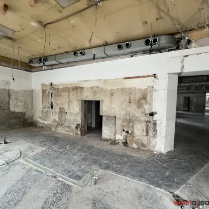 <<<KEINE ABLÖSE>>> Geschäfts- oder Gastrolokal (mit Gastgarten im Hof und Schanigarten ) auf der Simmeringer Hauptstraße - große Lagerflächen, Lüftungsanlage - Bild 2