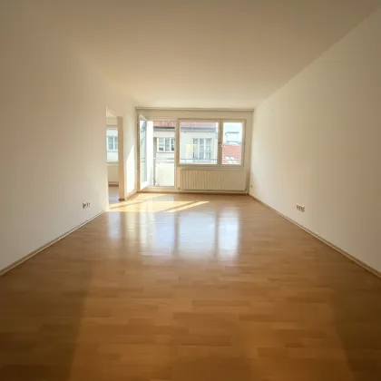 Schöne Loggia-Wohnung mit Potenzial in ruhiger Lage nahe Esterházypark - PREISREDUZIERT - Bild 2