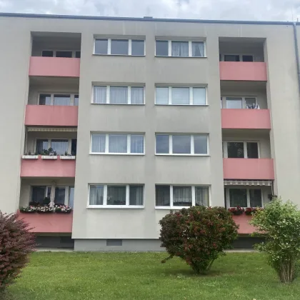PROVISIONSFREI! HELLE, GUT GESCHNITTENE 3-ZIMMER WOHNUNG, ZENTRAL BEGEHBAR MIT LOGGIA IM SÜDLICHEN ST. PÖLTEN! - Bild 2
