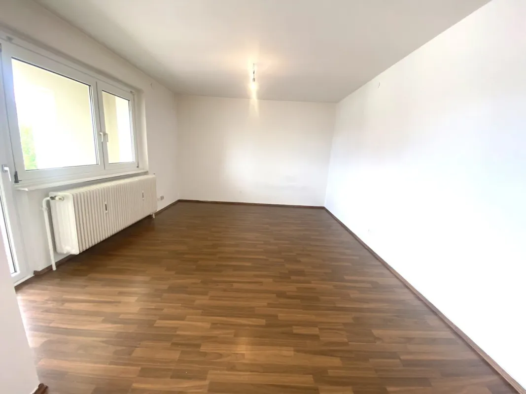 PROVISIONSFREI! HELLE, GUT GESCHNITTENE 3-ZIMMER WOHNUNG, ZENTRAL BEGEHBAR MIT LOGGIA IM SÜDLICHEN ST. PÖLTEN! - Bild 1