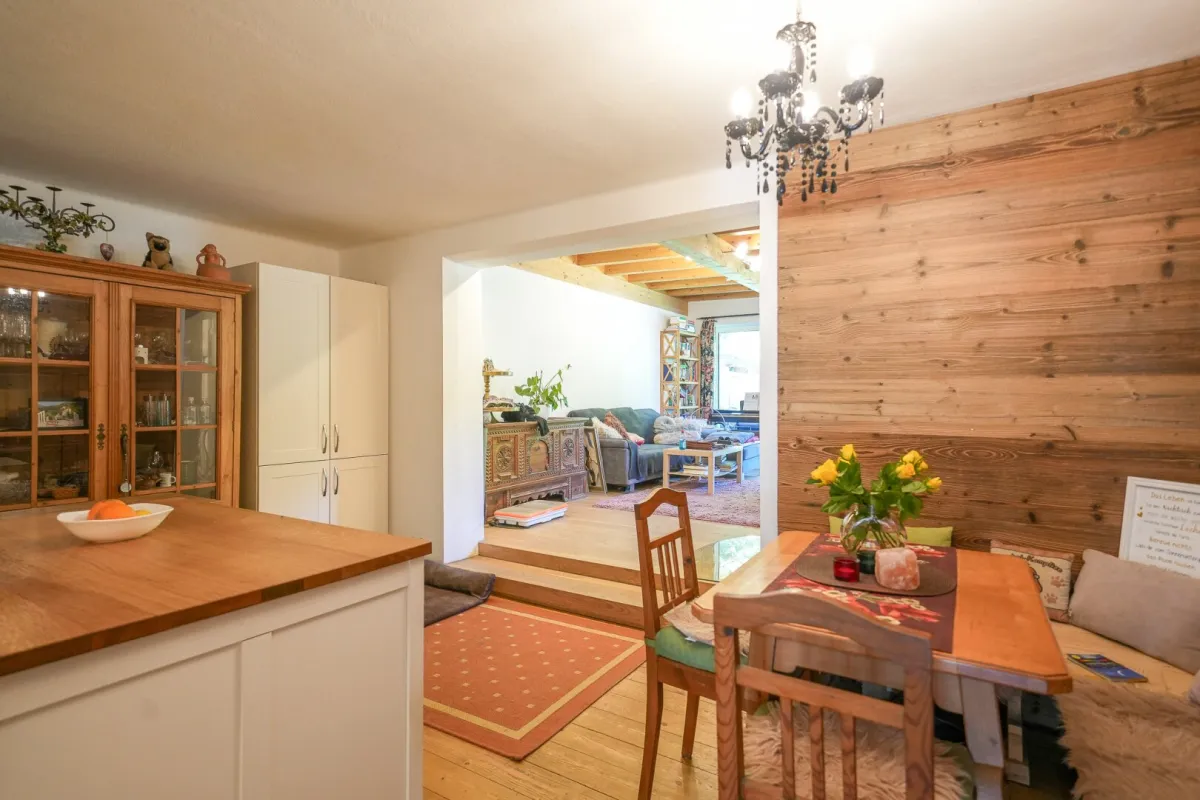 KITZBÜHEL - Gemütliches Reihenhaus im Landhausstil in begehrter Lage zu verkaufen - Bild 1