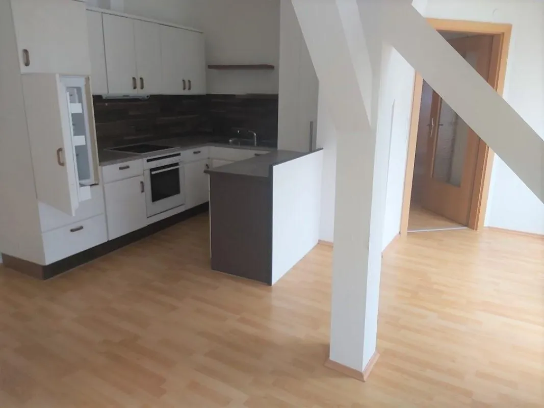 Günstige 2-Zimmer-Dachgeschosswohnung mit Küchenblock in Krieglach im Mürztal zu mieten ! - Bild 1