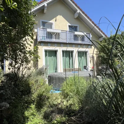 1220 Wien - Moderner Holzriegelbau mit Terrasse & Balkon auf Grundstück 1.486 m² mit 2 Wohnhäusern - Bild 2