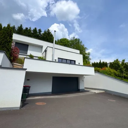 Exquisites Wohnhaus mit schönem Garten und Pool, Ruhelage mit Fernblick - Bild 2