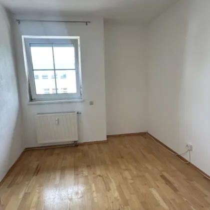 Charmante 3-Zimmer-Wohnung mit 2 Balkonen und Garage 📦🏙️ - Bild 2