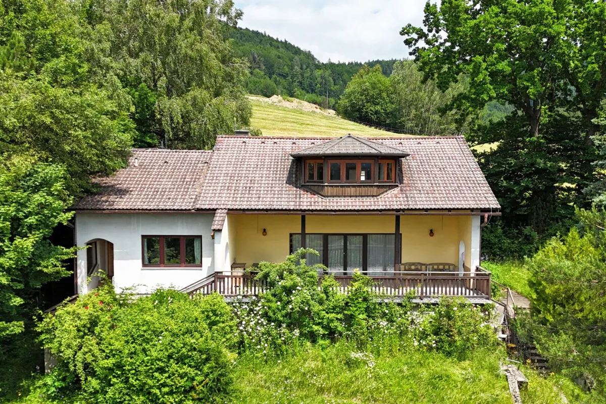 Wohnen im Einklang mit der Natur: Einfamilienhaus mit Panoramablick und großem Garten - Bild 1
