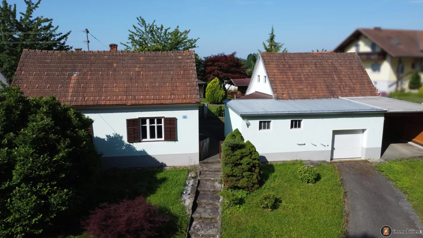 Burgauberg: Sanierungsbed. Haus in erhöhter Lage inkl. Carport und Garage - Bild 1