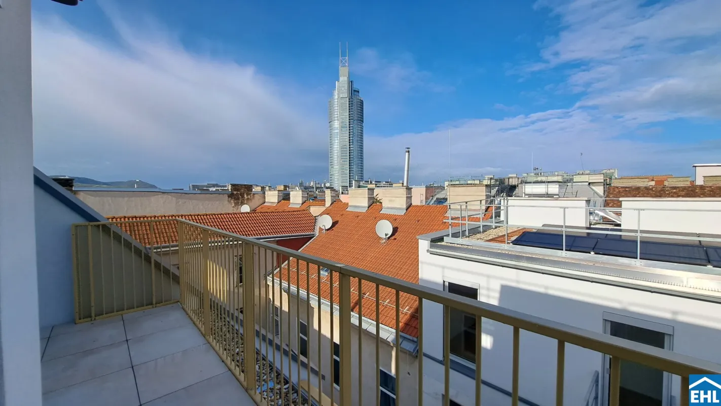 Sonnenaufgang am eigenen Balkon – urbanes Leben mit Fernsicht - Bild 1