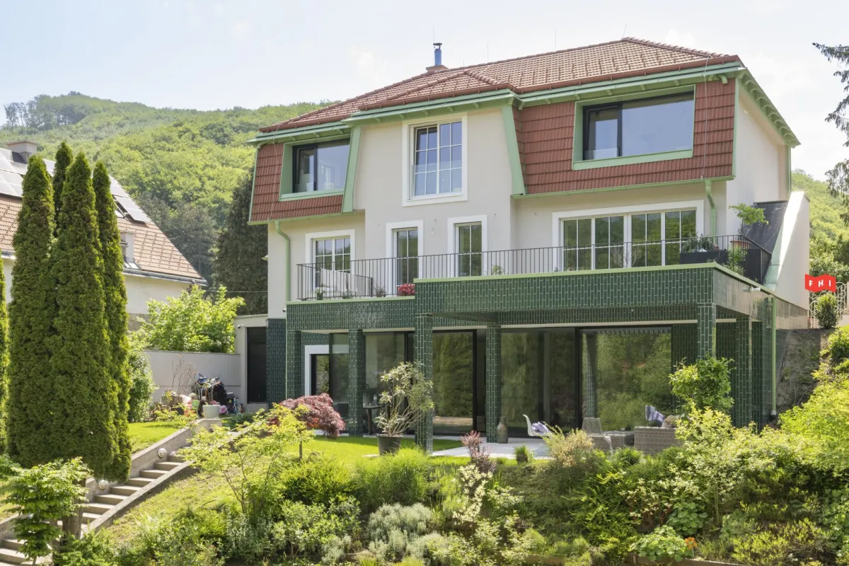 Historische Villa, liebevoll revitalisiert mit außergewöhnlichem Fernblick - Bild 1