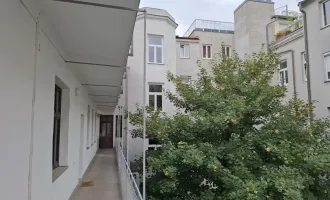 Mittelzinshaus mit strukturierter Fassade in Kaisermühlen - UNO-City/Alte Donau