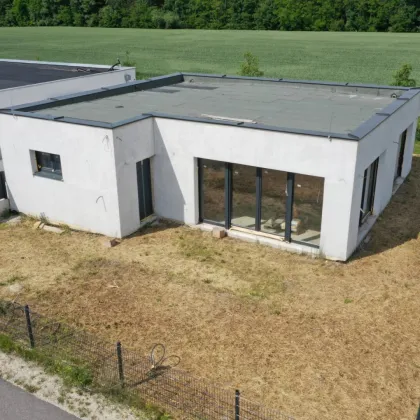 Bungalow, 4 Zimmer, 2 Kfz Stellplätze, Seezugang, Fertigstellungsarbeiten nötig - Bild 2