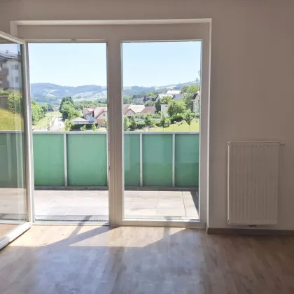 Helle 3-Zimmer-Wohnung mit Balkon, Stellplatz und Top-Lage – Ihr neues Zuhause in Euratsfeld - Bild 2